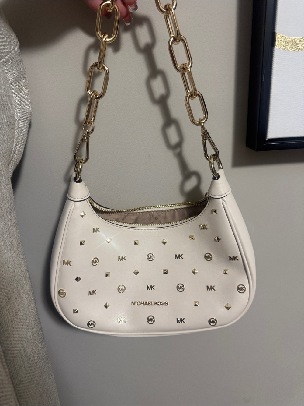 Michael Kors White Shoulder Bag with Gold Chain and Studs